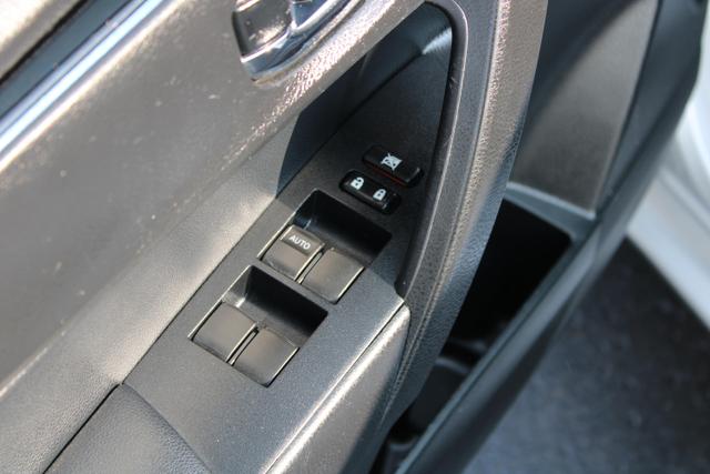 Vehicle image 12 of 40