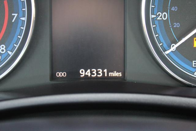 Vehicle image 19 of 40