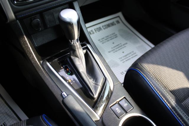 Vehicle image 26 of 40
