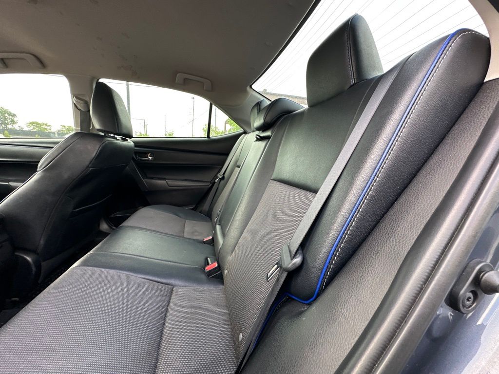 Vehicle image 9 of 20