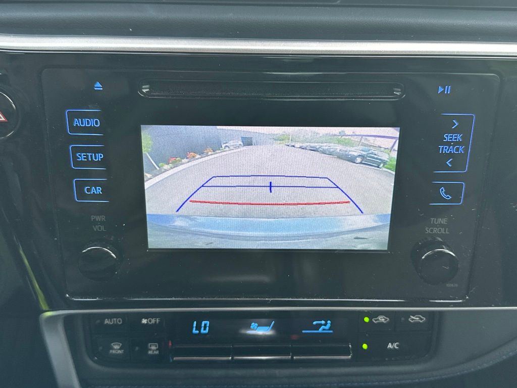 Vehicle image 10 of 20