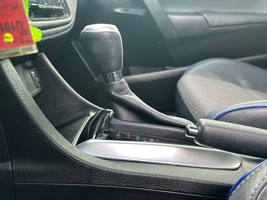 Vehicle image 13 of 20