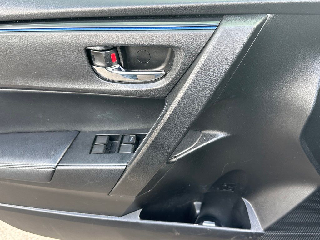 Vehicle image 6 of 20
