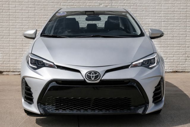 2017 Toyota Corolla SE Image 3 of 55