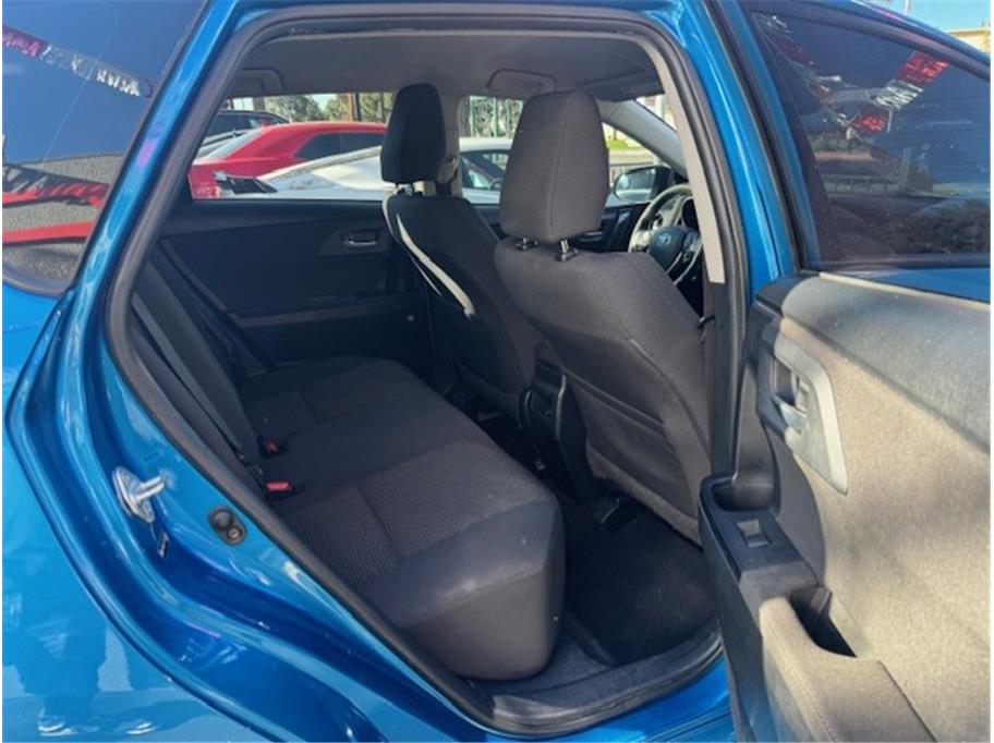 Vehicle image 21 of 30