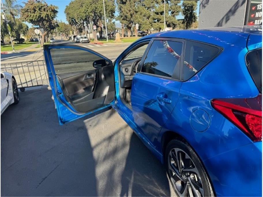 Vehicle image 16 of 30