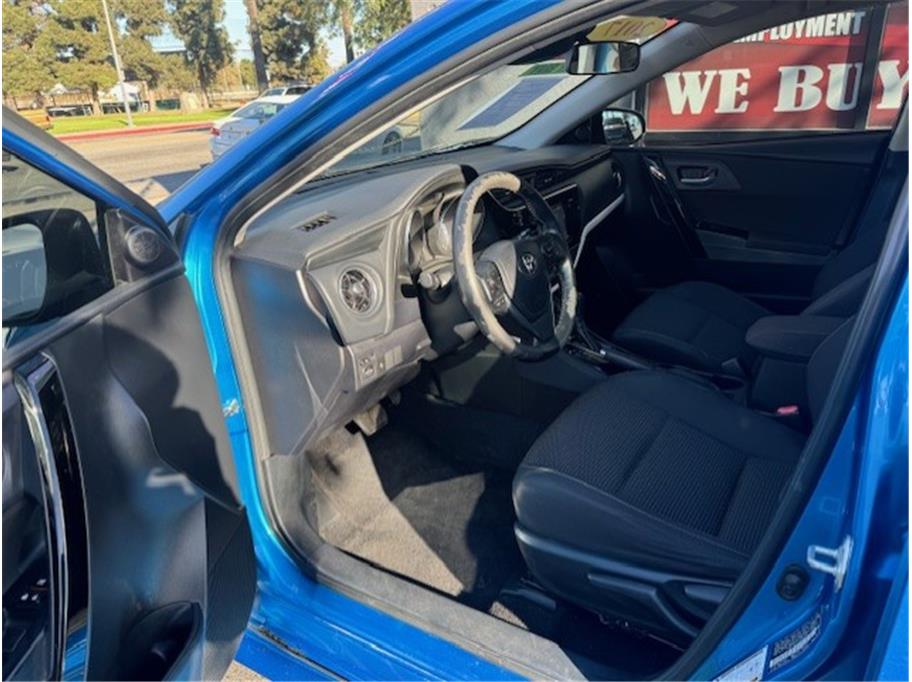 Vehicle image 18 of 30