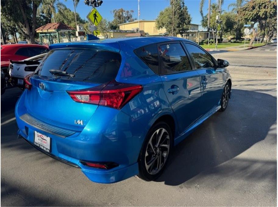 Vehicle image 4 of 30