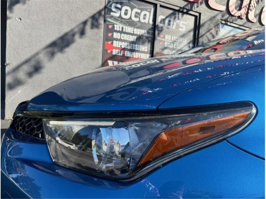 Vehicle image 10 of 30