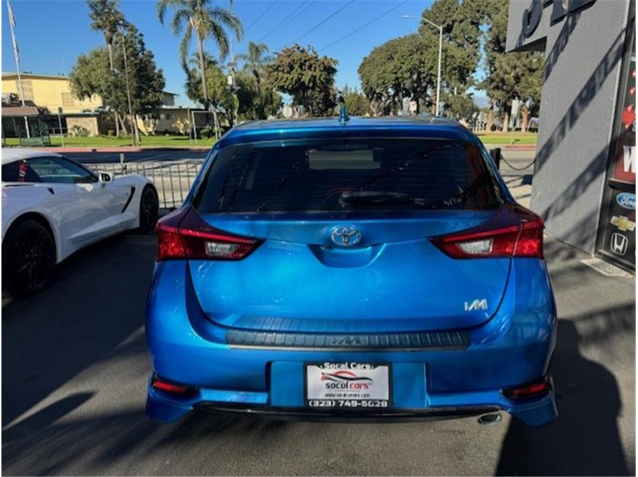 Vehicle image 8 of 30