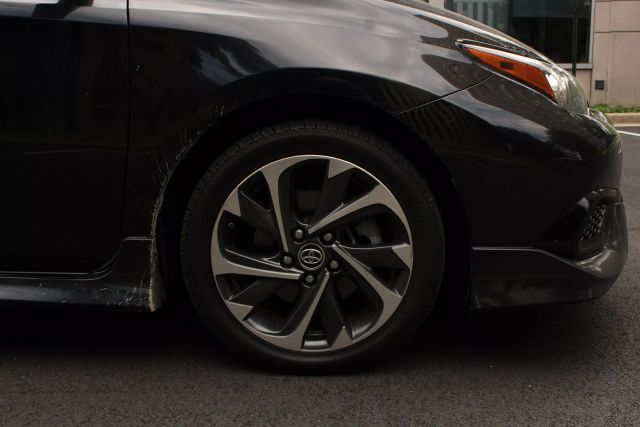 Vehicle image 7 of 43