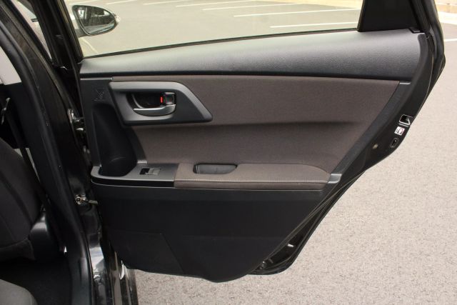 Vehicle image 26 of 43