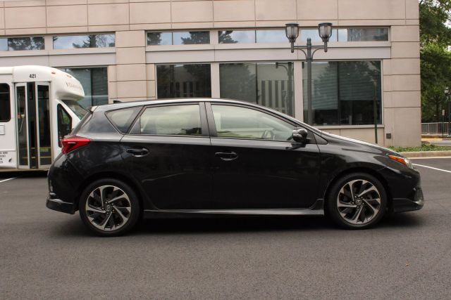 Vehicle image 4 of 43