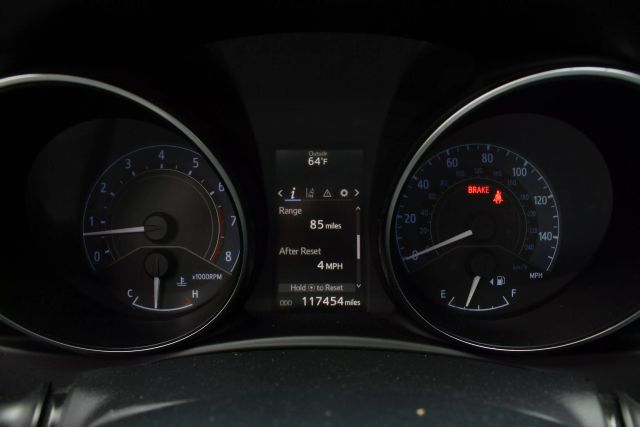 Vehicle image 37 of 43