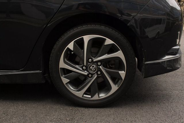 Vehicle image 10 of 43