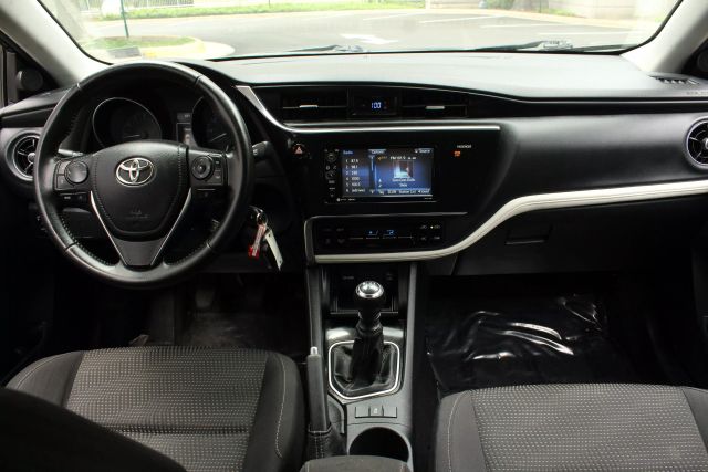 Vehicle image 22 of 43