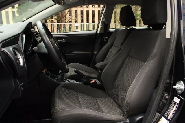 Vehicle image 16 of 43