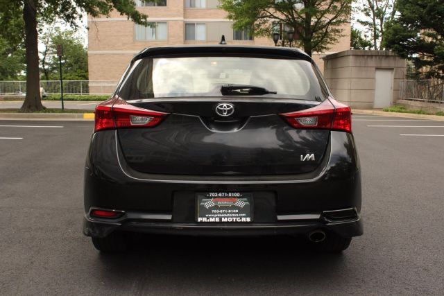 Vehicle image 5 of 43