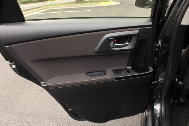 Vehicle image 17 of 43