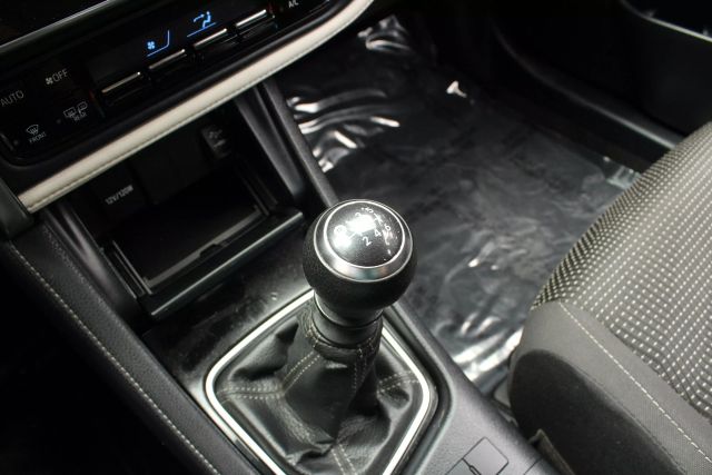 Vehicle image 40 of 43