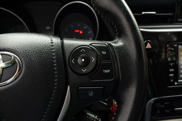 Vehicle image 36 of 43