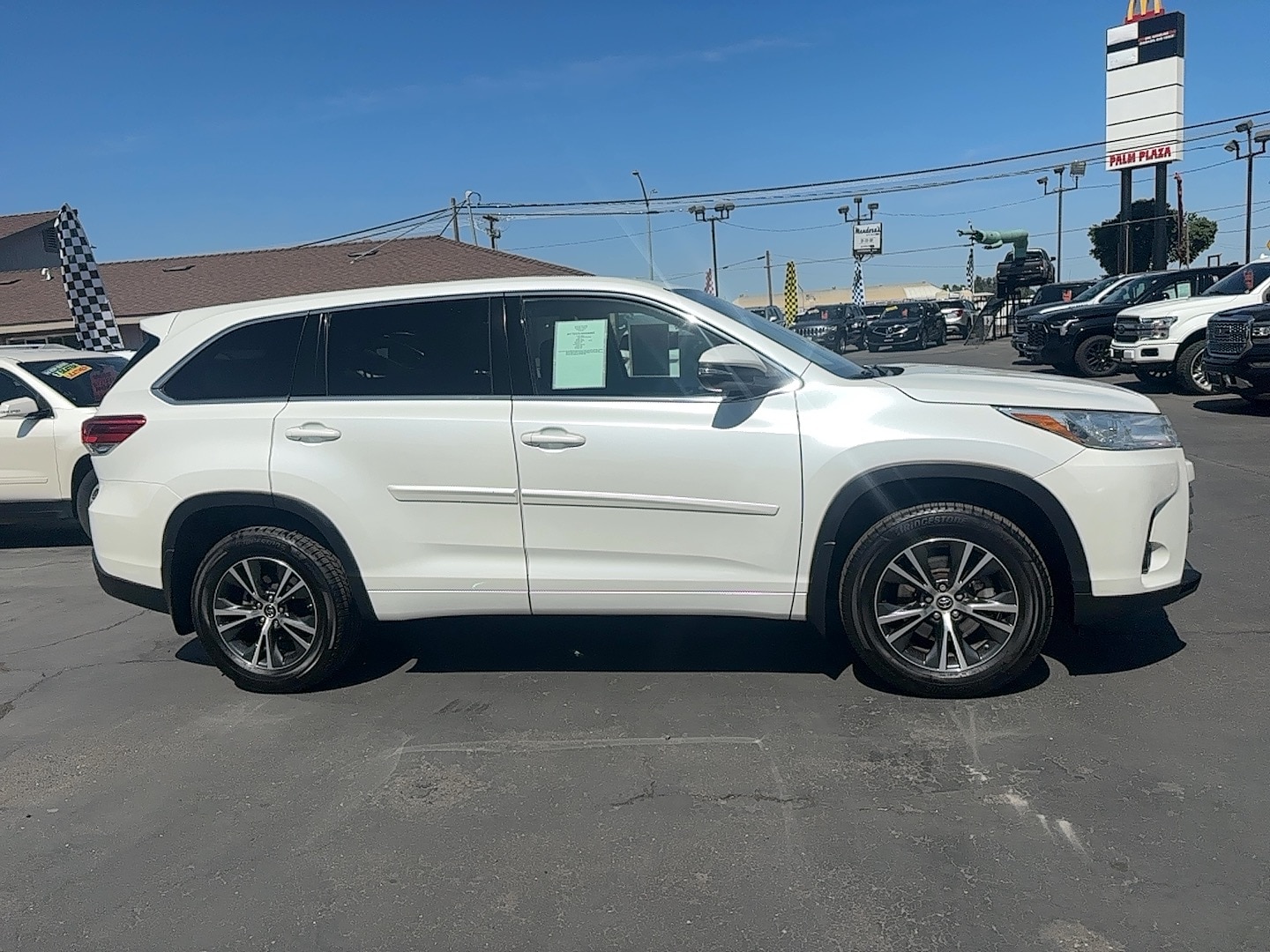 Vehicle image 4 of 14