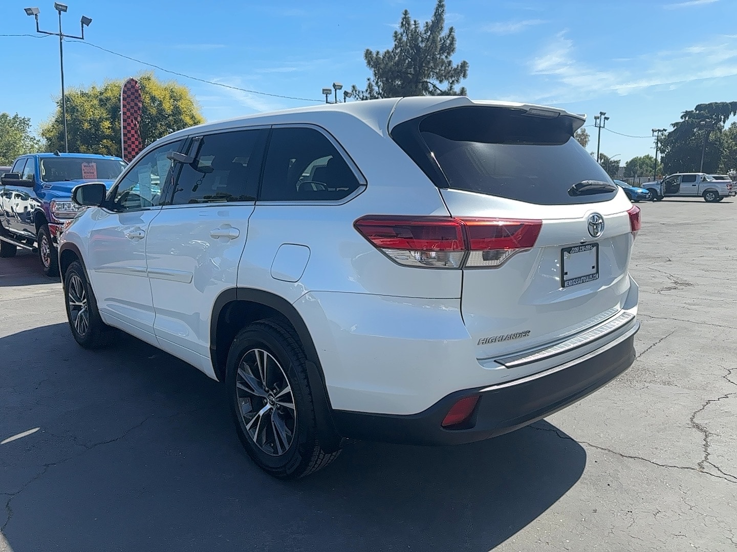 Vehicle image 7 of 14