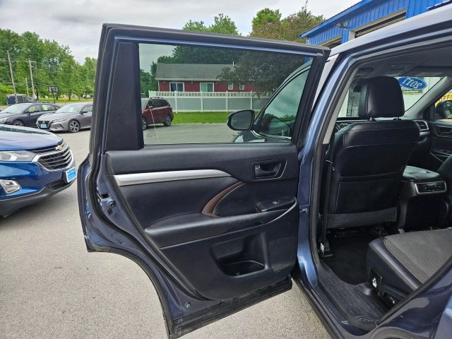 Vehicle image 54 of 67