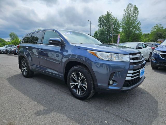Vehicle image 7 of 67
