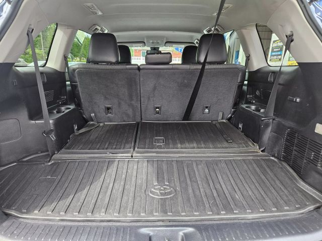 Vehicle image 23 of 67