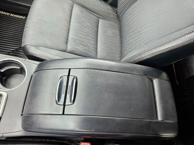 Vehicle image 61 of 67