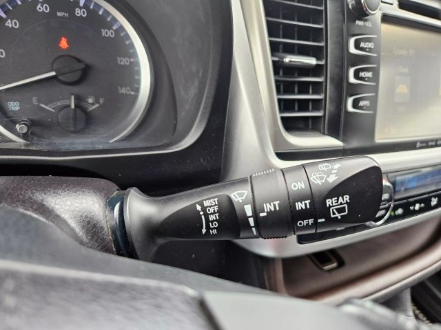 Vehicle image 47 of 67