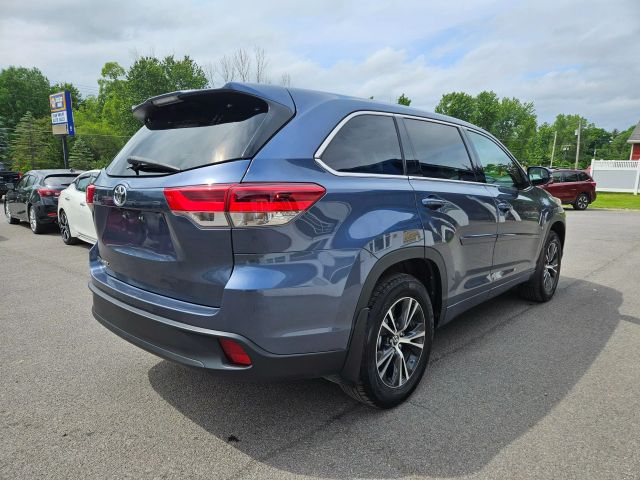 Vehicle image 10 of 67