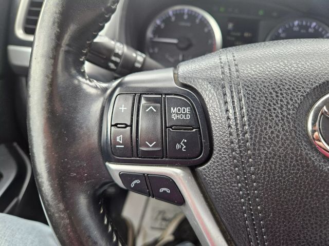 Vehicle image 62 of 67