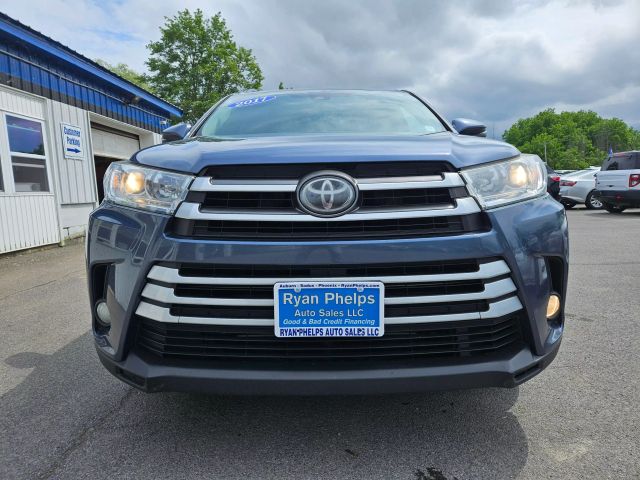 Vehicle image 4 of 67