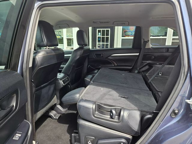 Vehicle image 56 of 67