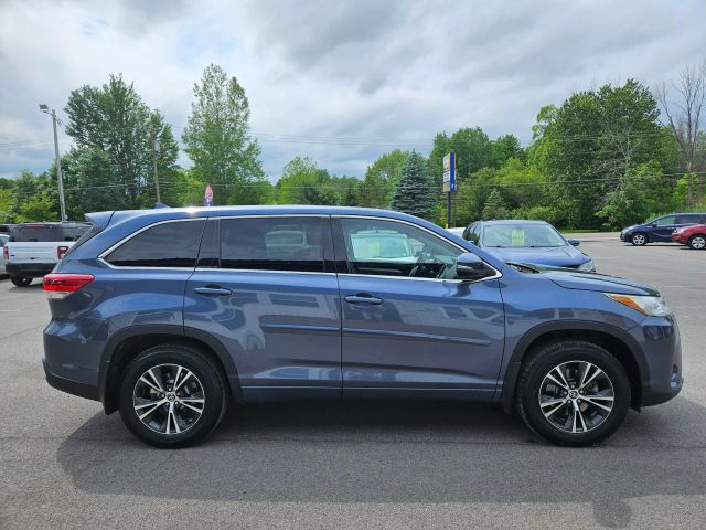 Vehicle image 9 of 67
