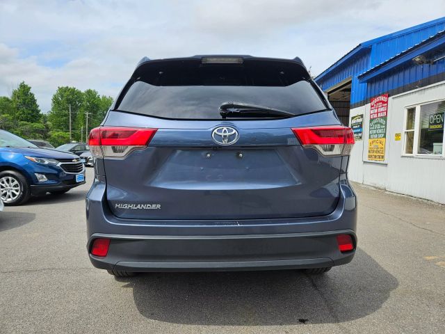 Vehicle image 13 of 67