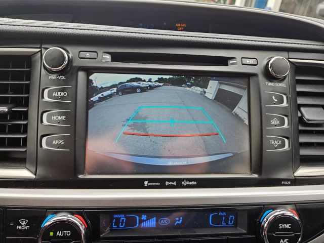 Vehicle image 40 of 67