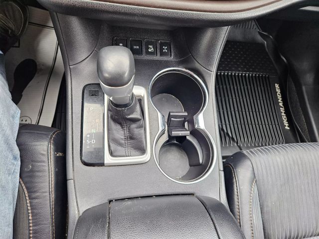Vehicle image 43 of 67
