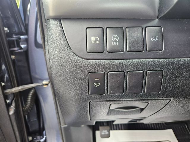 Vehicle image 51 of 67