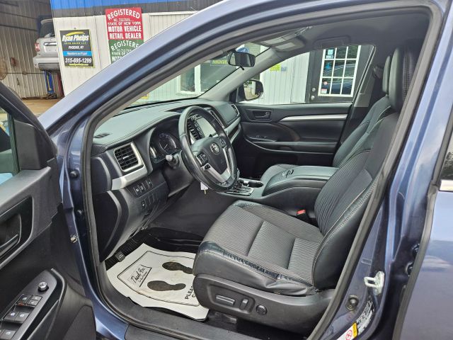 Vehicle image 63 of 67