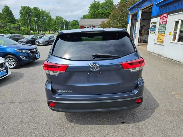 Vehicle image 14 of 67