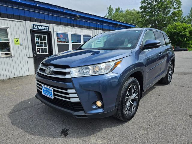 Vehicle image 2 of 67