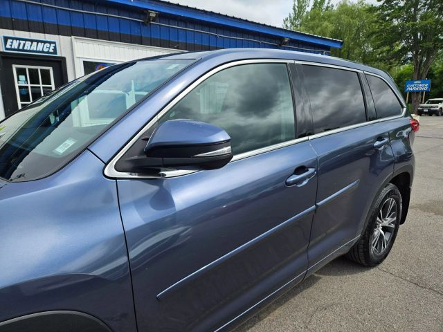 Vehicle image 3 of 67