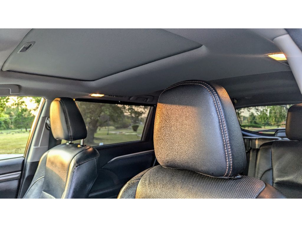 Vehicle image 15 of 28