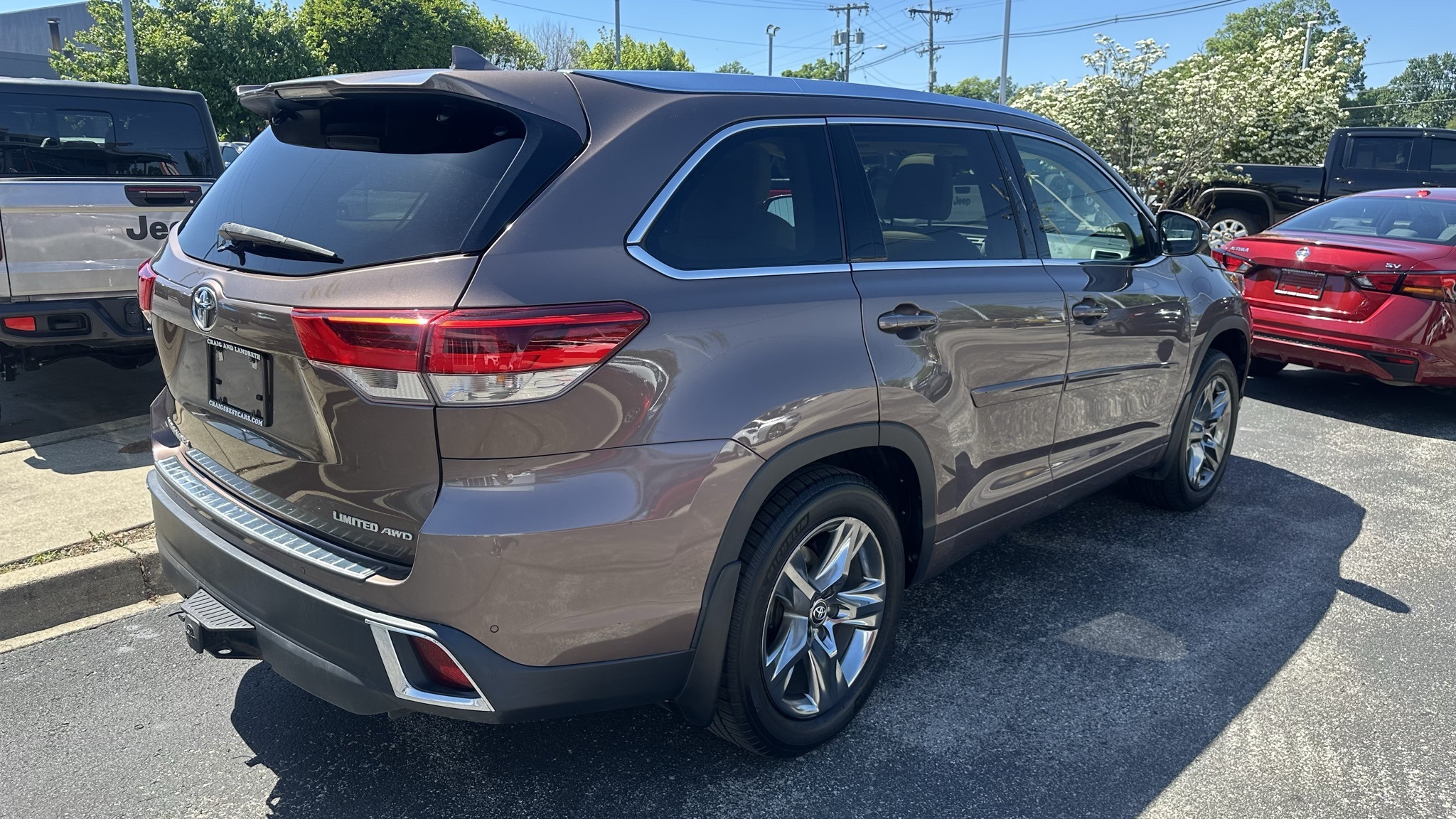 Vehicle image 5 of 33