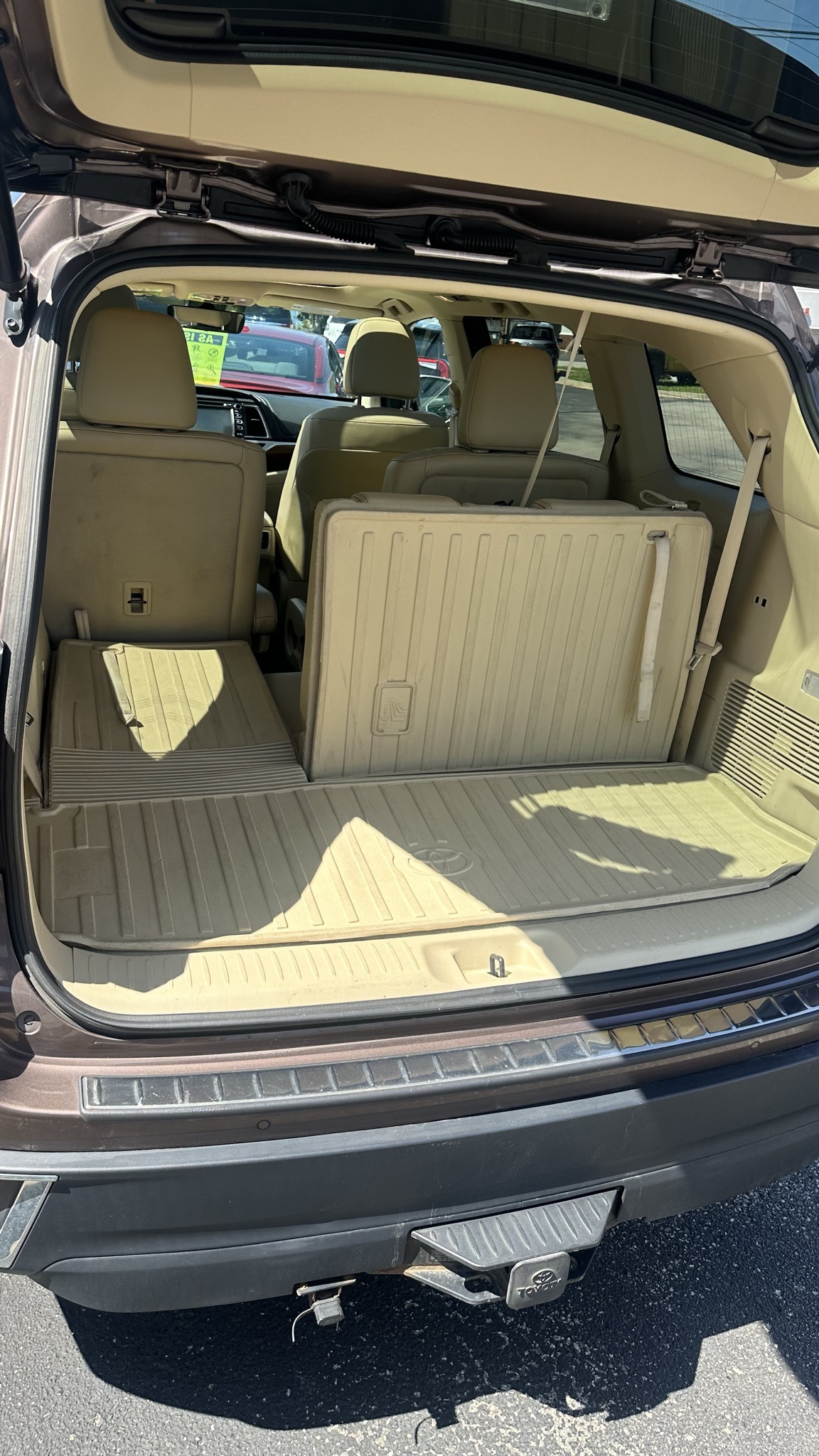 Vehicle image 22 of 33