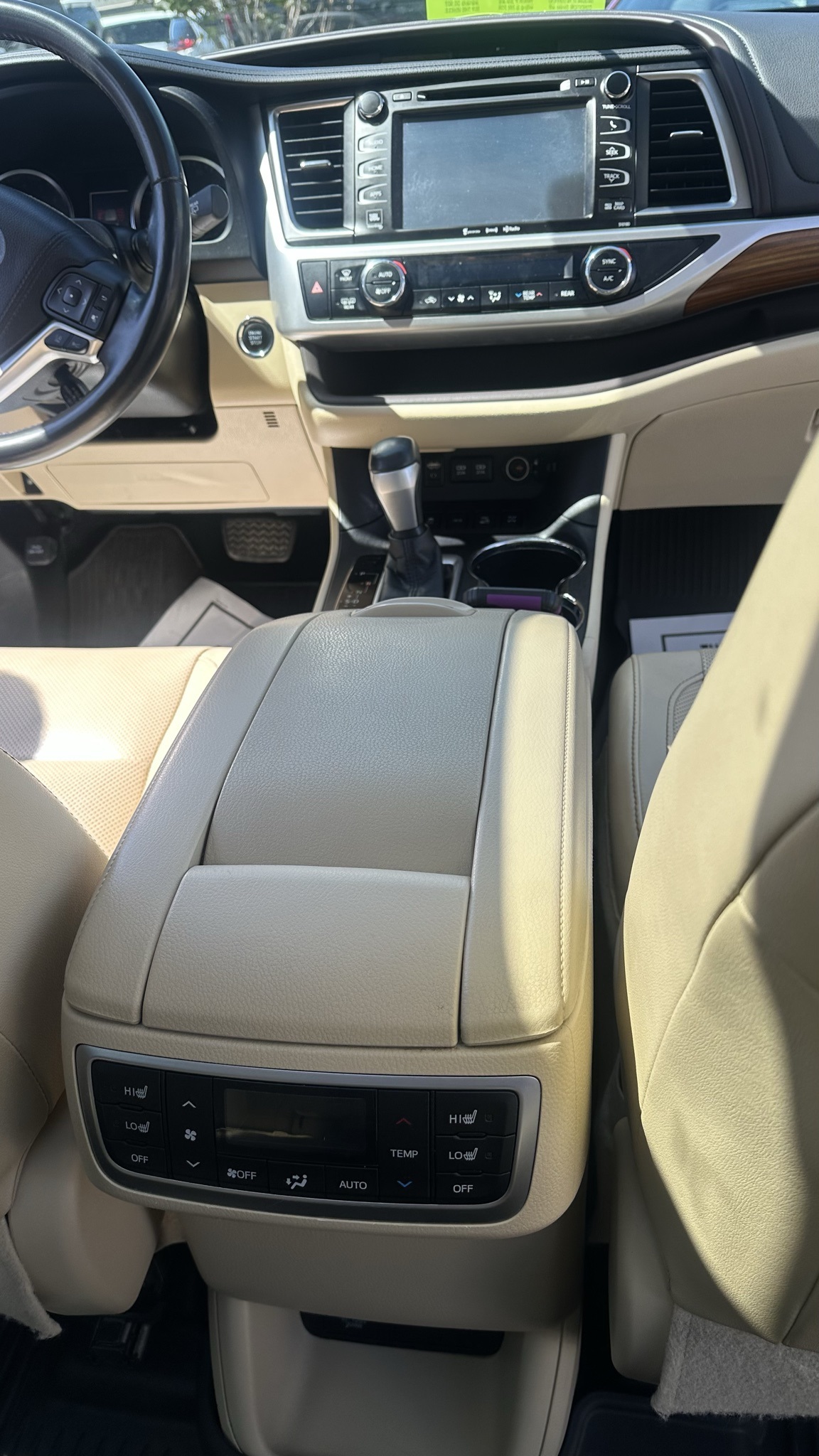 Vehicle image 20 of 33