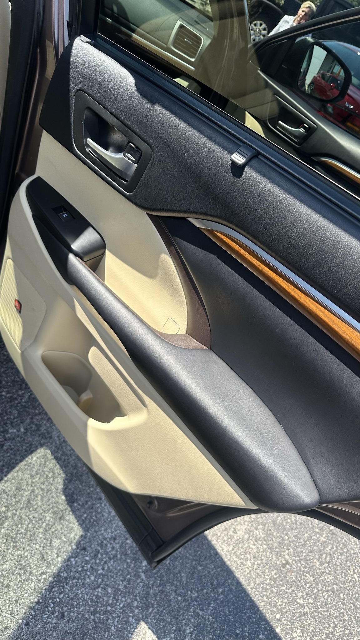Vehicle image 16 of 33